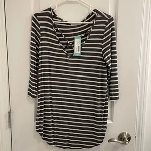 BRAND NEW NEVER WORN Emory Park Dulce 3/4 Sleeve Cross Front Knit Top Dark Grey